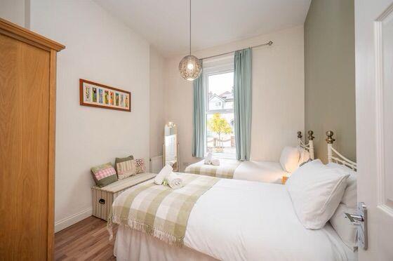 2 bed flat to rent in Marischal Road, London, SE13