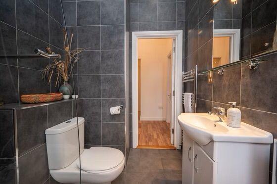 2 bed flat to rent in Marischal Road, London 4