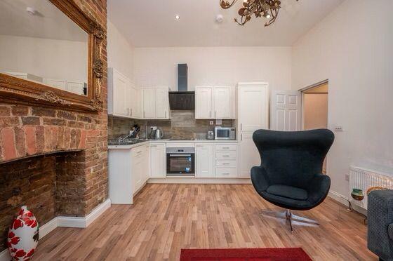 2 bed flat to rent in Marischal Road, London 3