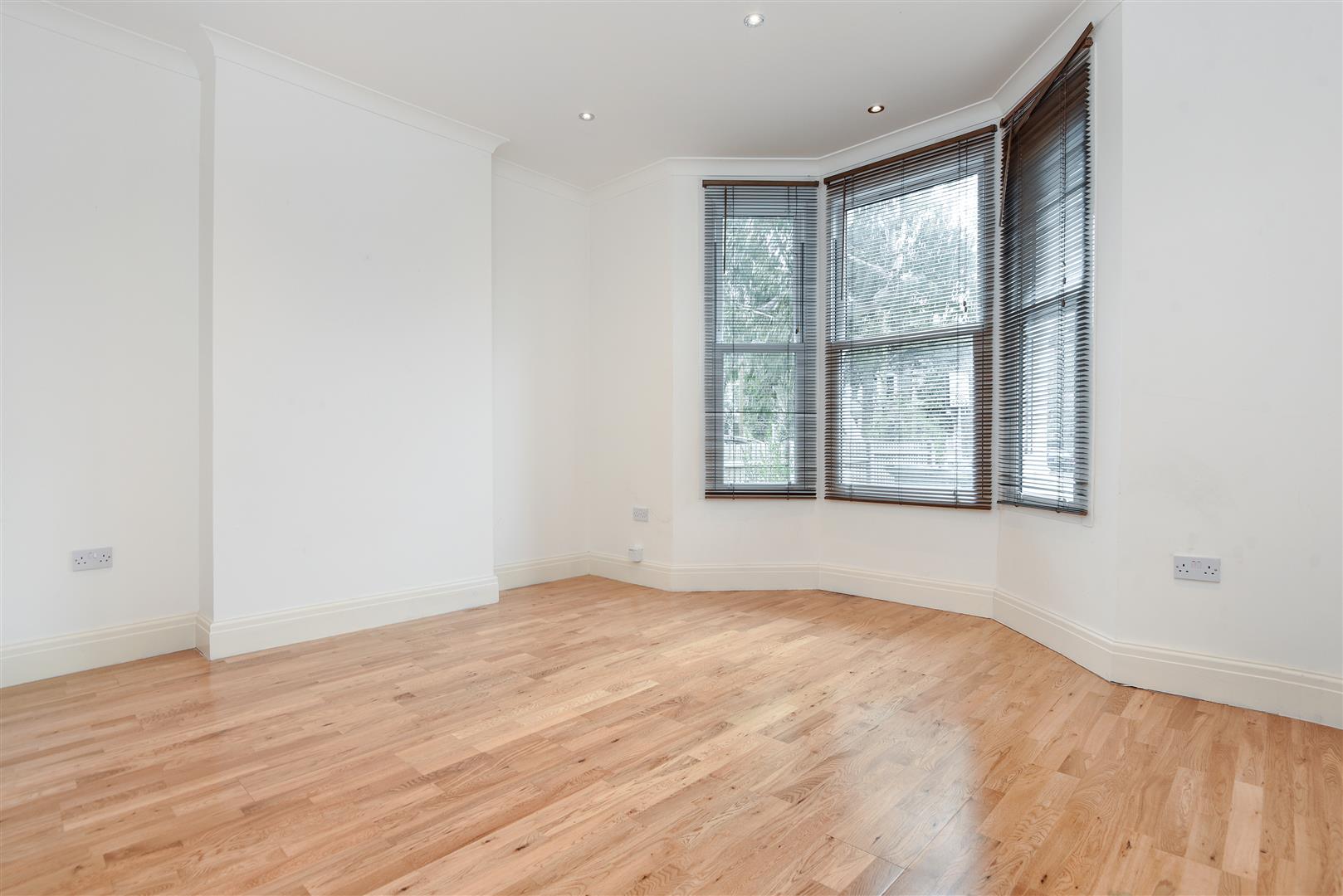 2 bed flat to rent in Shooters Hill Road, London  - Property Image 4