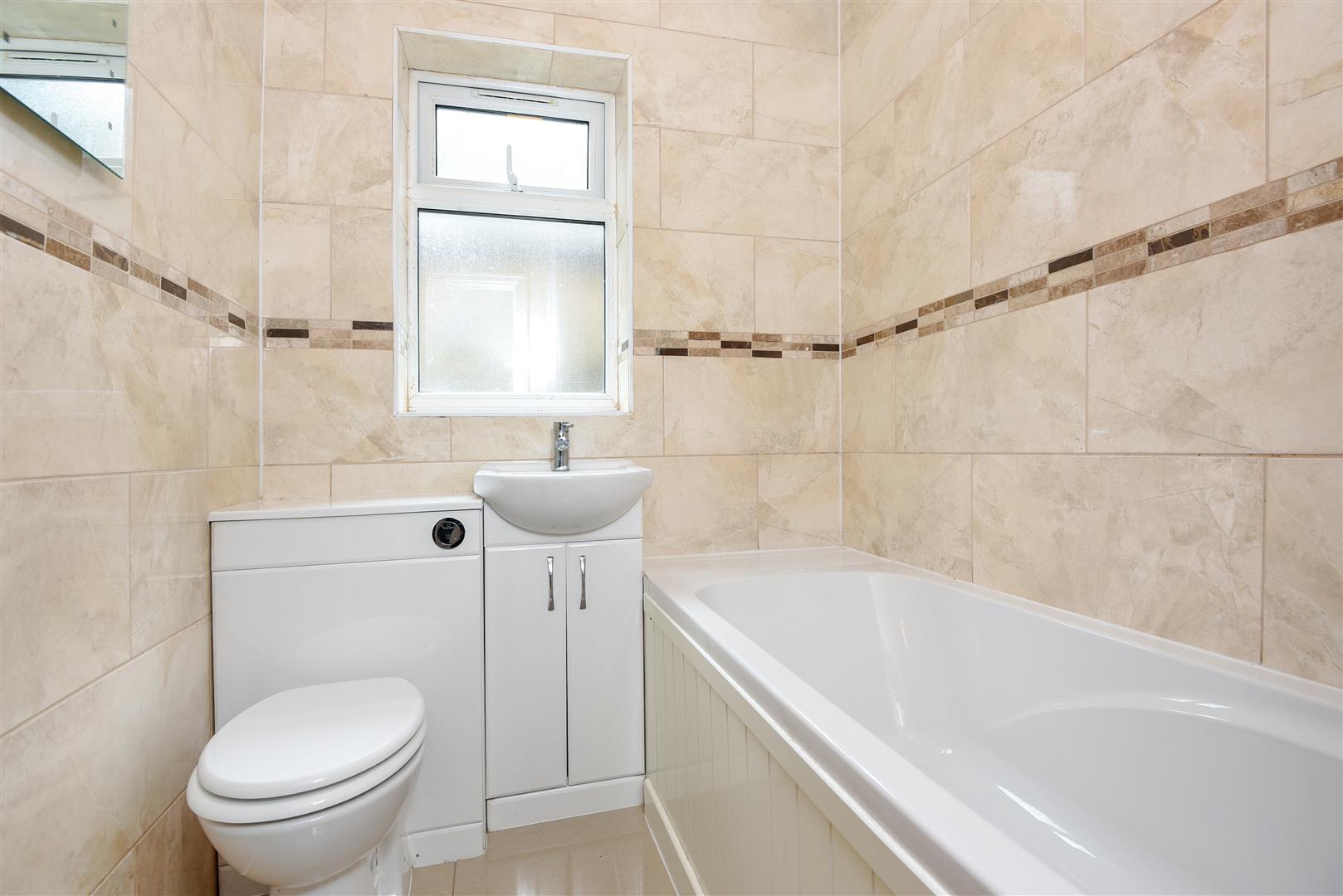 2 bed flat to rent in Shooters Hill Road, London  - Property Image 7