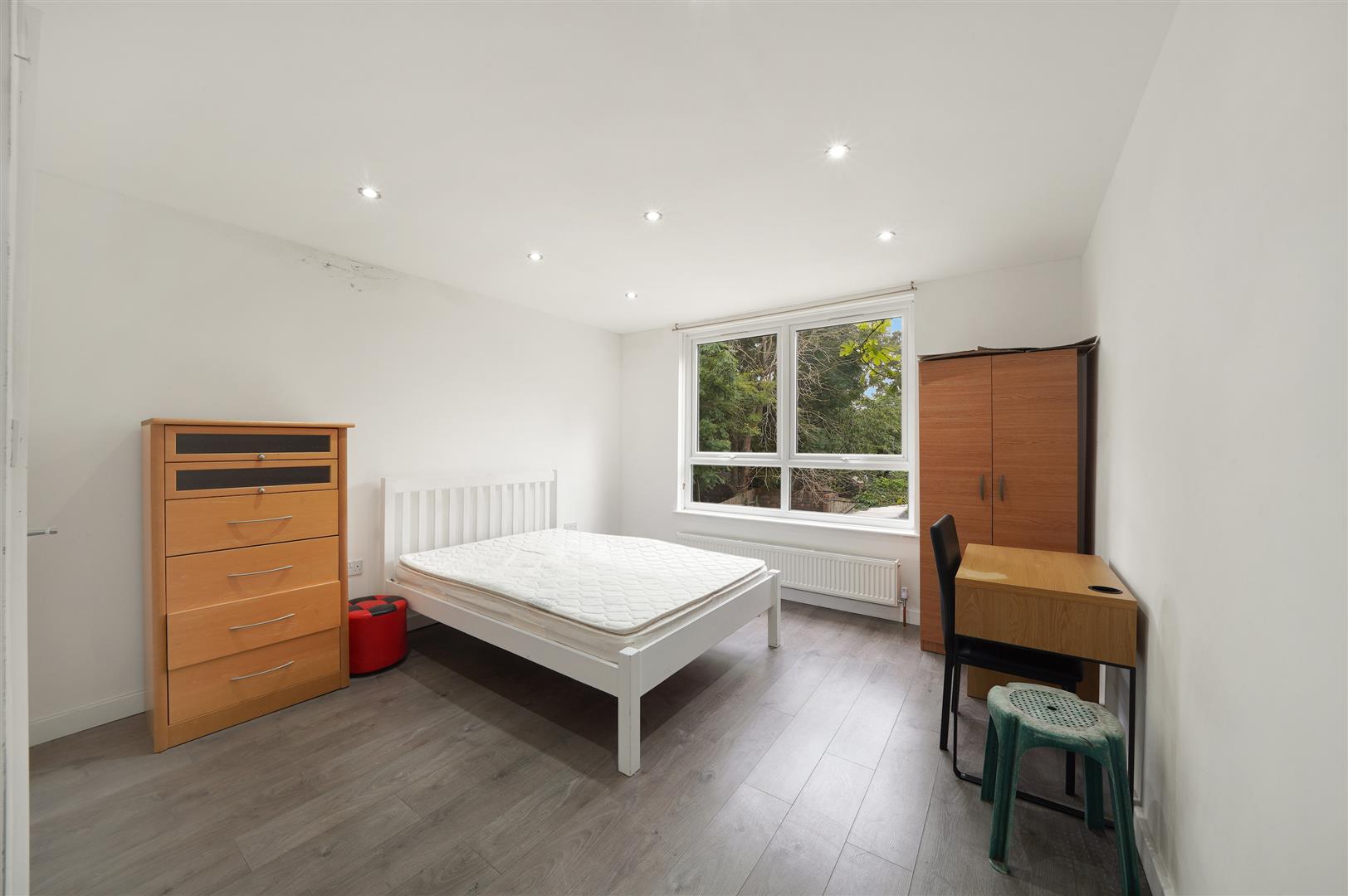 5 bed house to rent in Slaithwaite Road, London  - Property Image 4