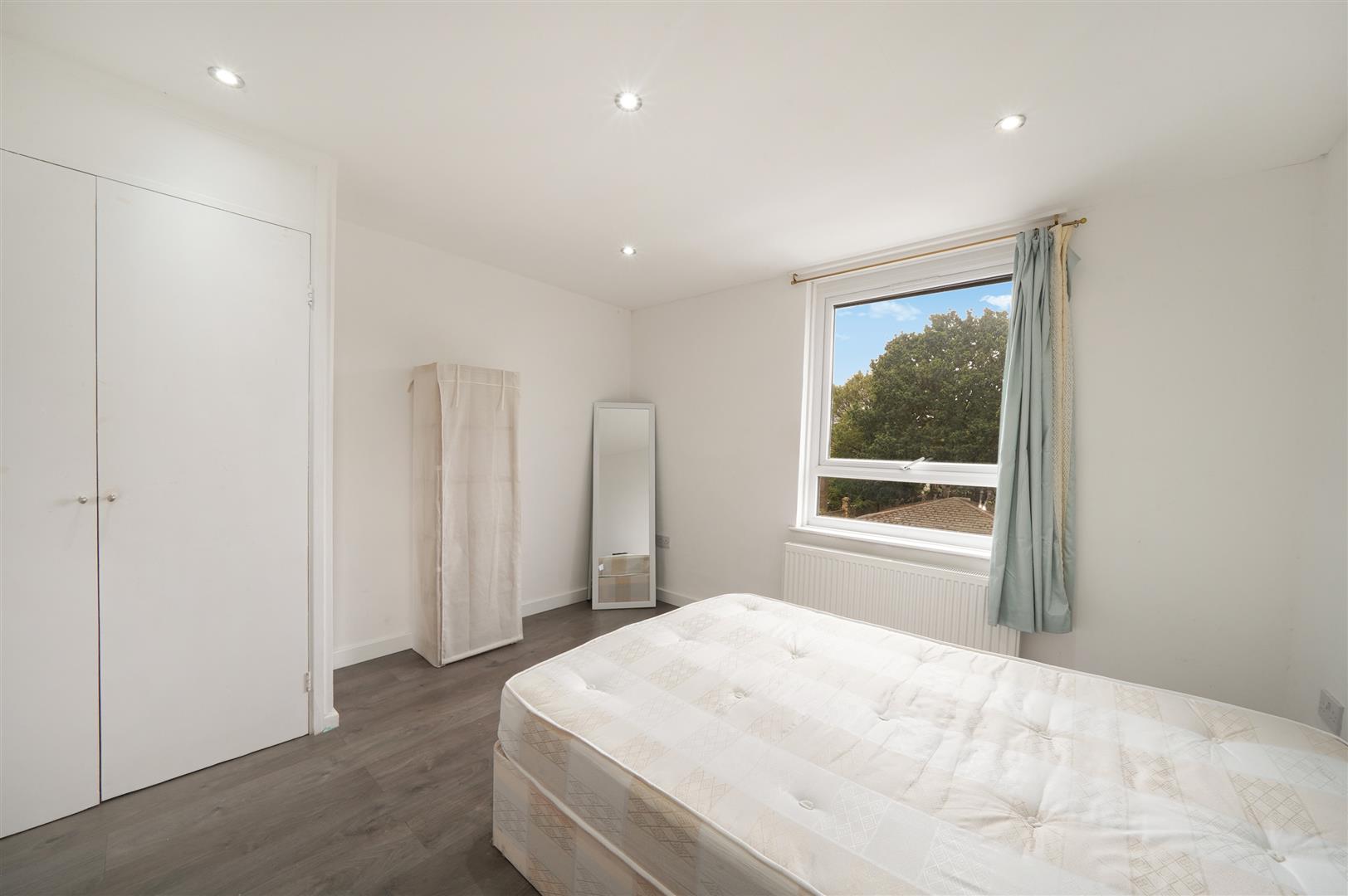 5 bed house to rent in Slaithwaite Road, London  - Property Image 5