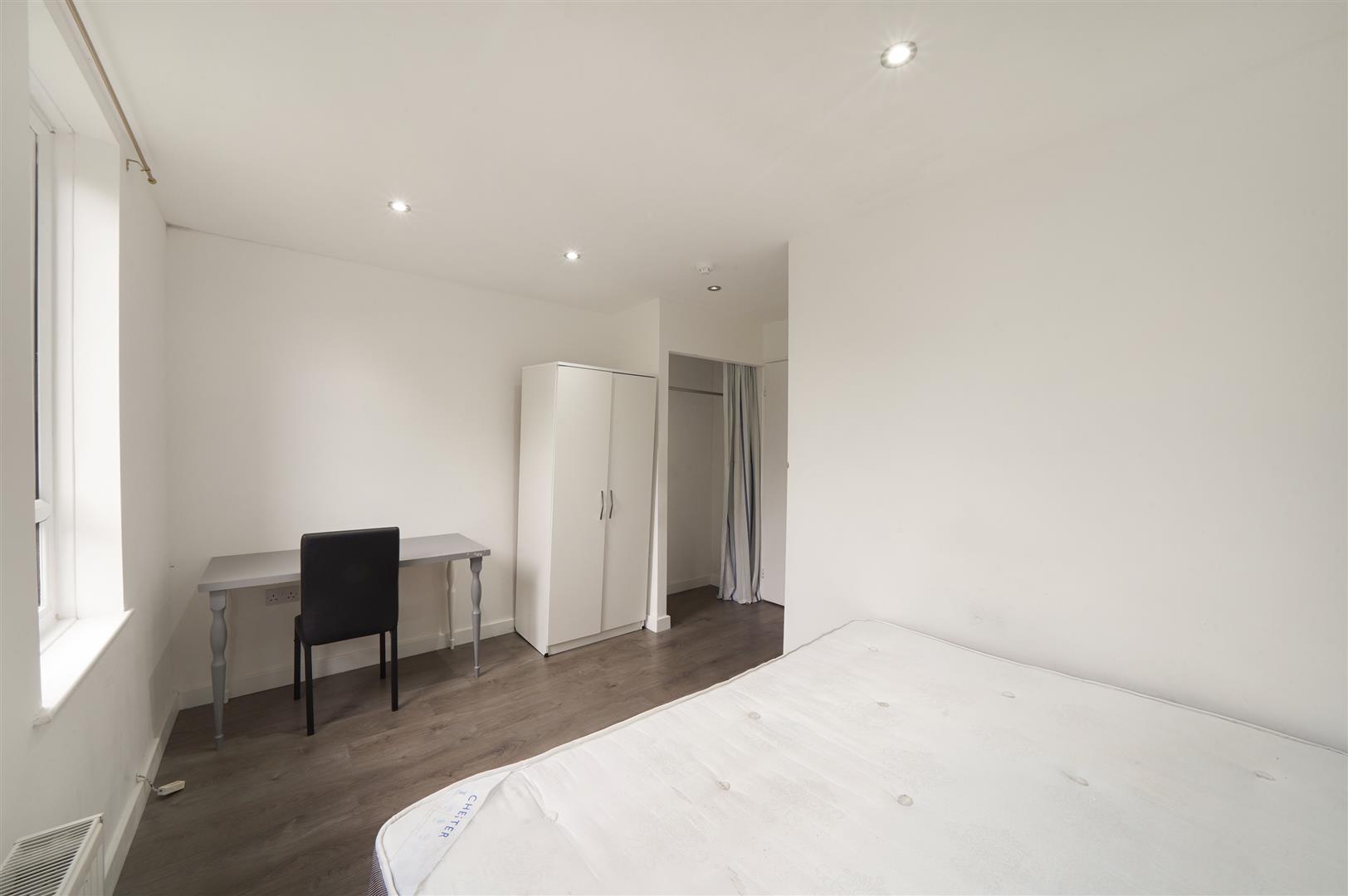 5 bed house to rent in Slaithwaite Road, London  - Property Image 7