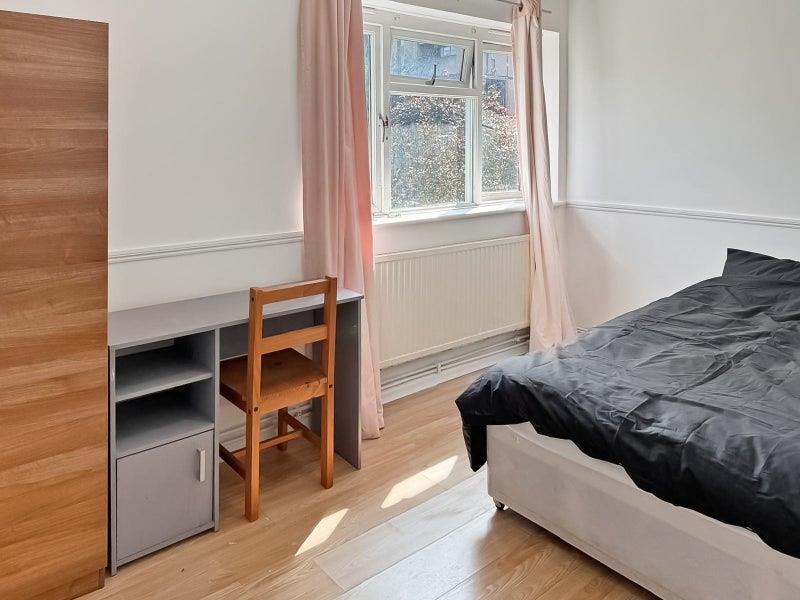 1 bed house share to rent in Bromley Road, London  - Property Image 3