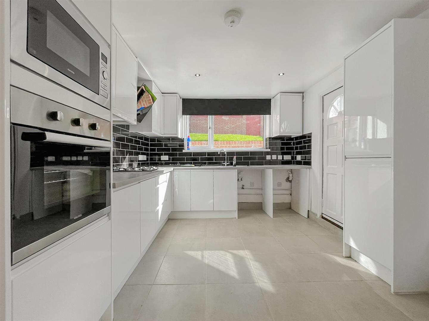 House to rent in Cantwell Road, London, SE18