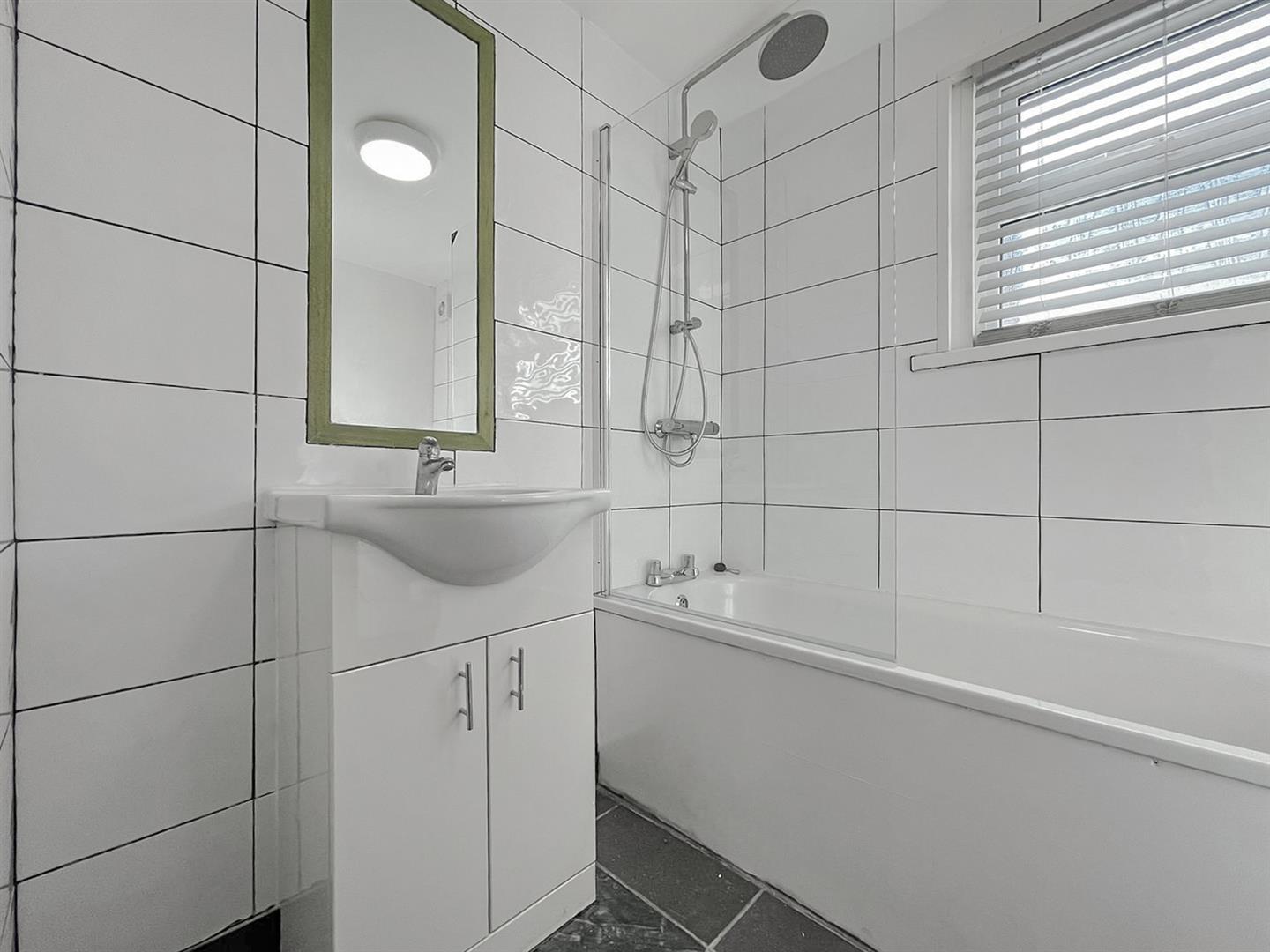 House to rent in Cantwell Road, London  - Property Image 9