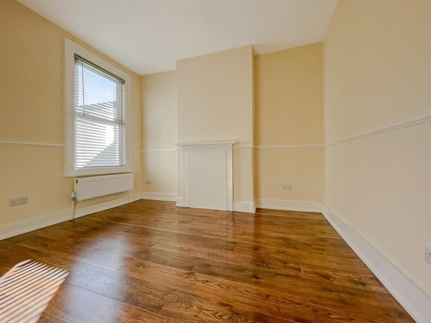 House to rent in Cantwell Road, London  - Property Image 7