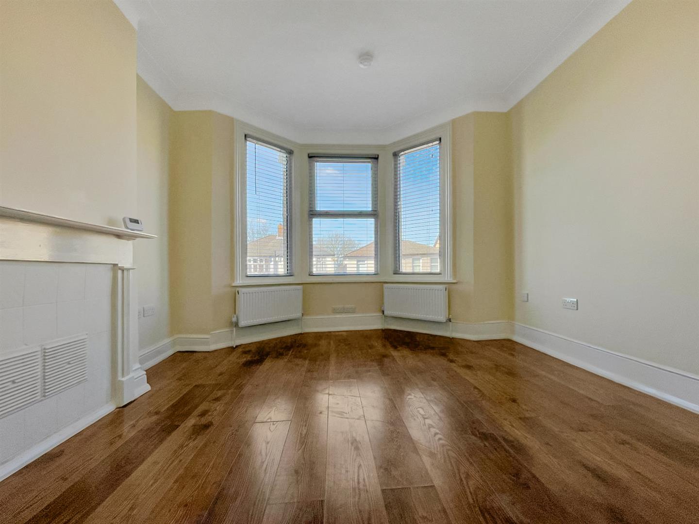 House to rent in Cantwell Road, London  - Property Image 3