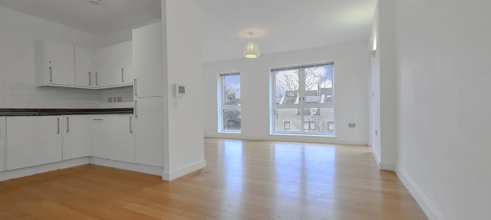 2 bed flat to rent in Greenbanks Close, London  - Property Image 5