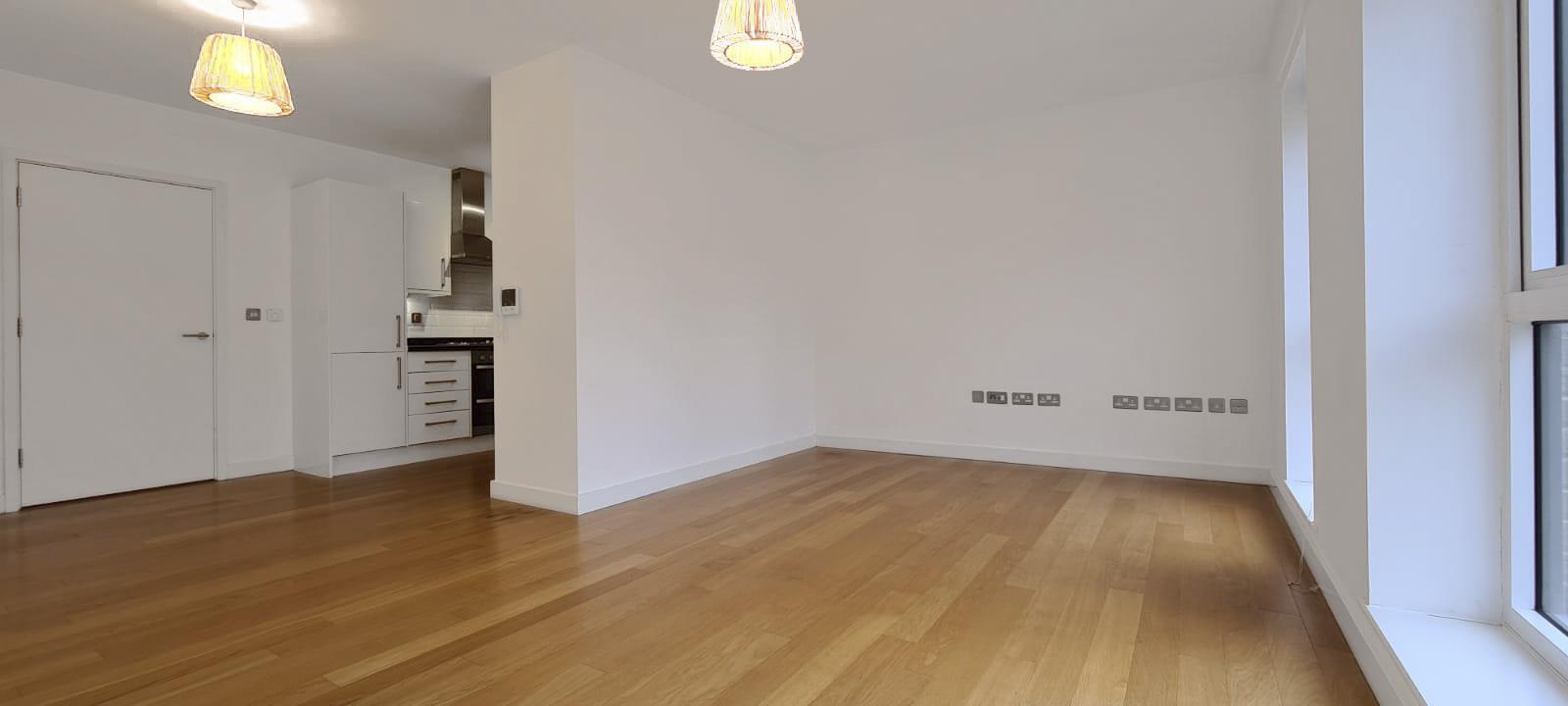 2 bed flat to rent in Greenbanks Close, London  - Property Image 4