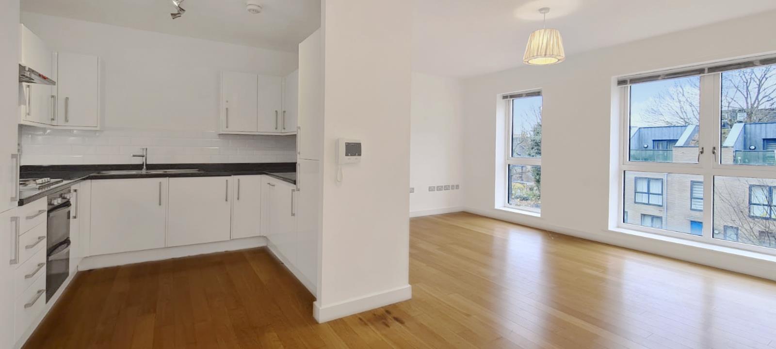 2 bed flat to rent in Greenbanks Close, London  - Property Image 6
