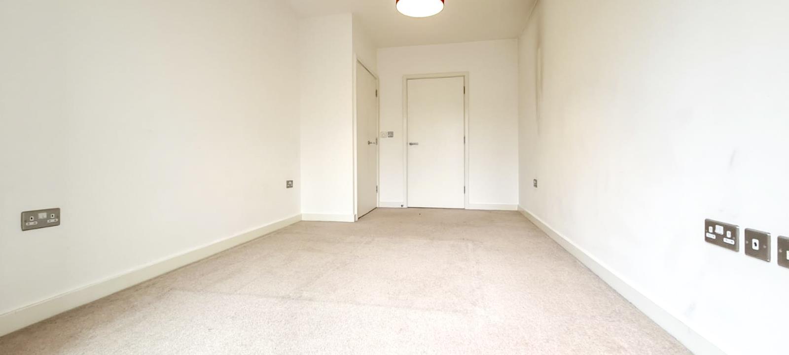 2 bed flat to rent in Greenbanks Close, London  - Property Image 9
