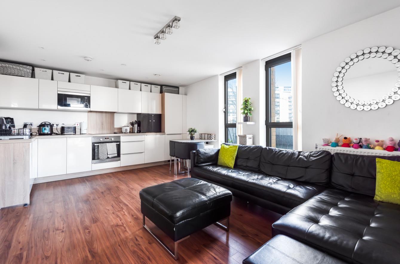 Flat to rent in Elmira Street, London  - Property Image 9