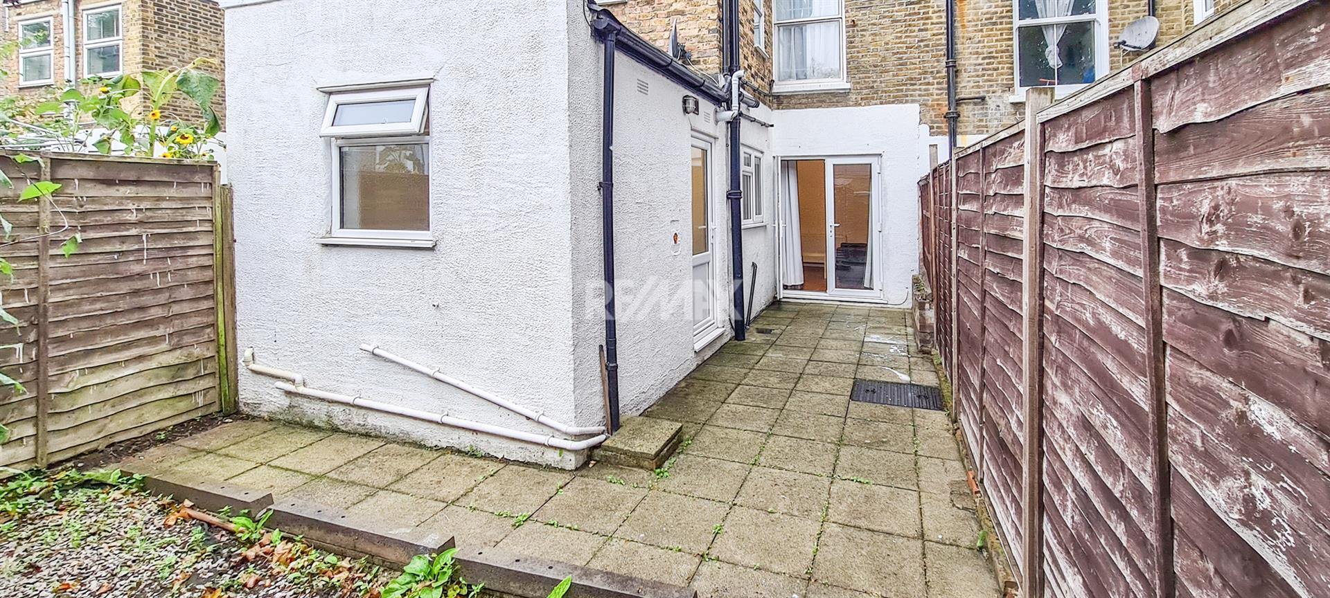 1 bed apartment to rent in Wisteria Road, London  - Property Image 6