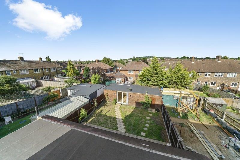 1 bed house share to rent in Scarsbrook Road, London 4