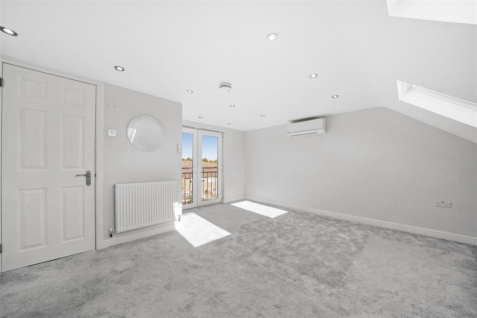 House share to rent in Scarsbrook Road, London 2