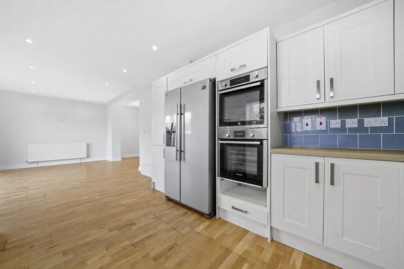 1 bed house share to rent in Scarsbrook Road, London  - Property Image 4