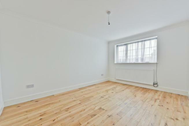 3 bed house to rent in Raglan Road, London  - Property Image 3