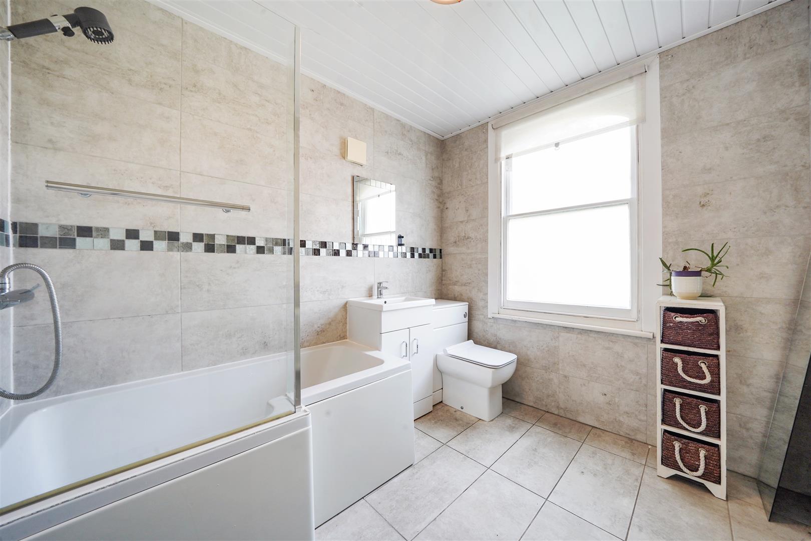 4 bed flat to rent in Breakspears Road, London  - Property Image 4