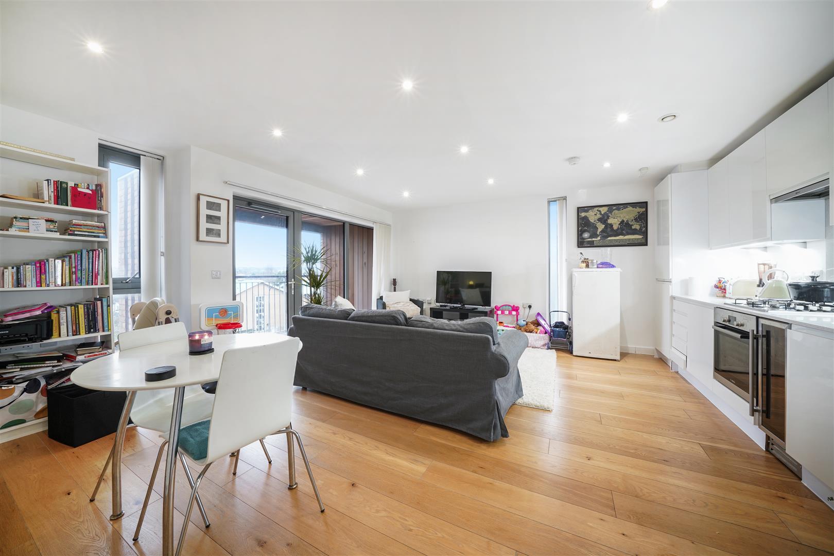 1 bed apartment for sale in Bromley Road 2