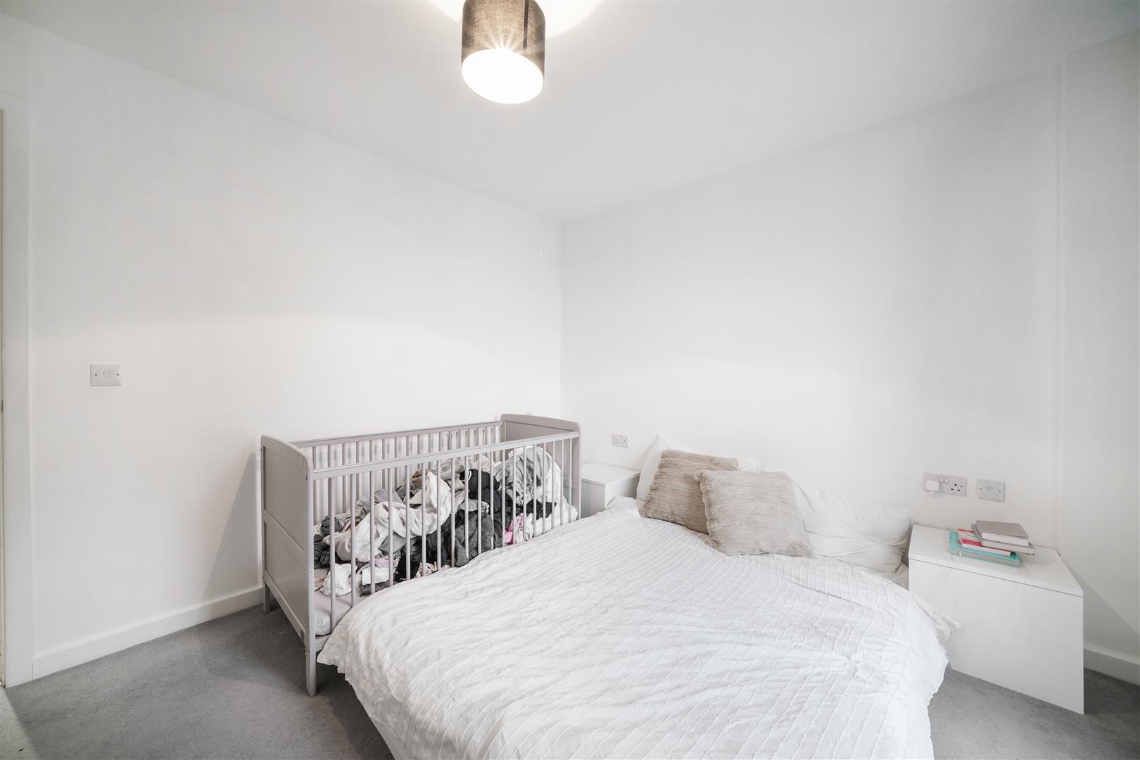 1 bed apartment for sale in Bromley Road 7