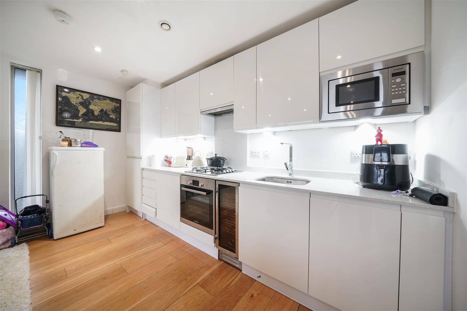 1 bed apartment for sale in Bromley Road 4