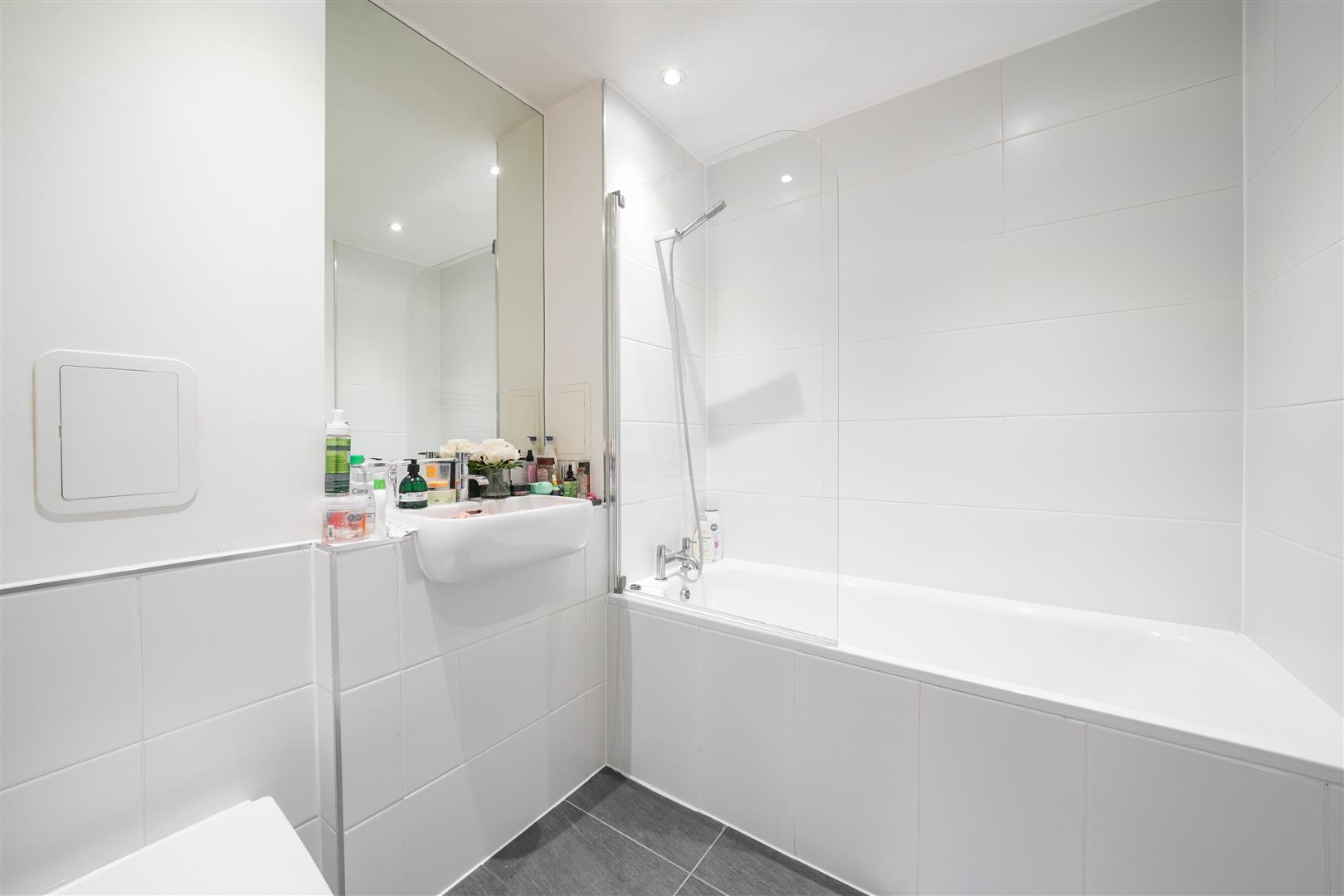 1 bed apartment for sale in Bromley Road 5