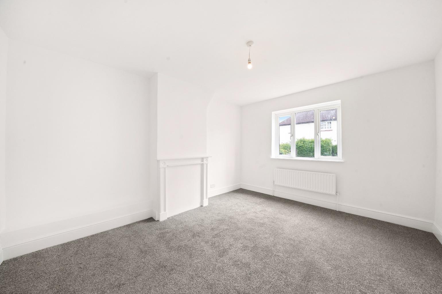 2 bed flat to rent in Mayeswood Road, London  - Property Image 2