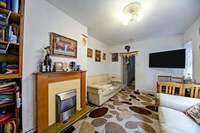 2 bed flat for sale in Davenport Road, London  - Property Image 4