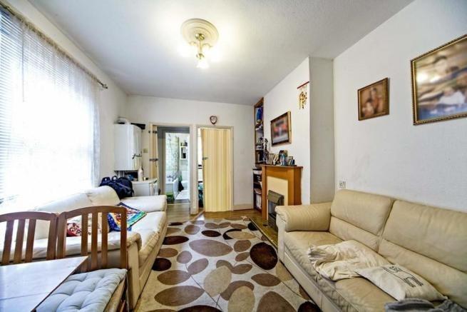 2 bed flat for sale in Davenport Road, London  - Property Image 3