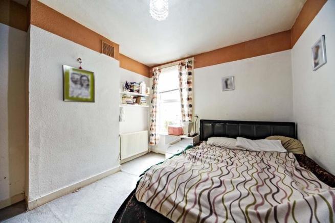 2 bed flat for sale in Davenport Road, London  - Property Image 5