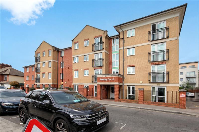 1 bed flat for sale in Whitburn Road, London, SE13