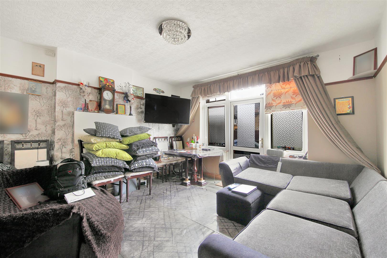 3 bed end of terrace house for sale in King Alfred Avenue, London, SE6