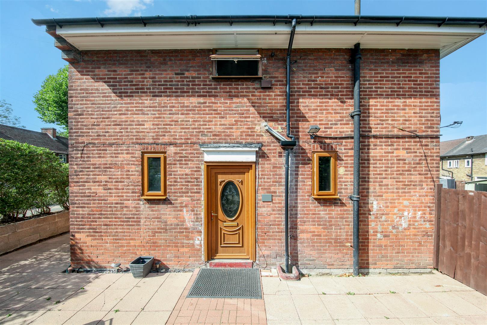 3 bed end of terrace house for sale in King Alfred Avenue, London, SE6