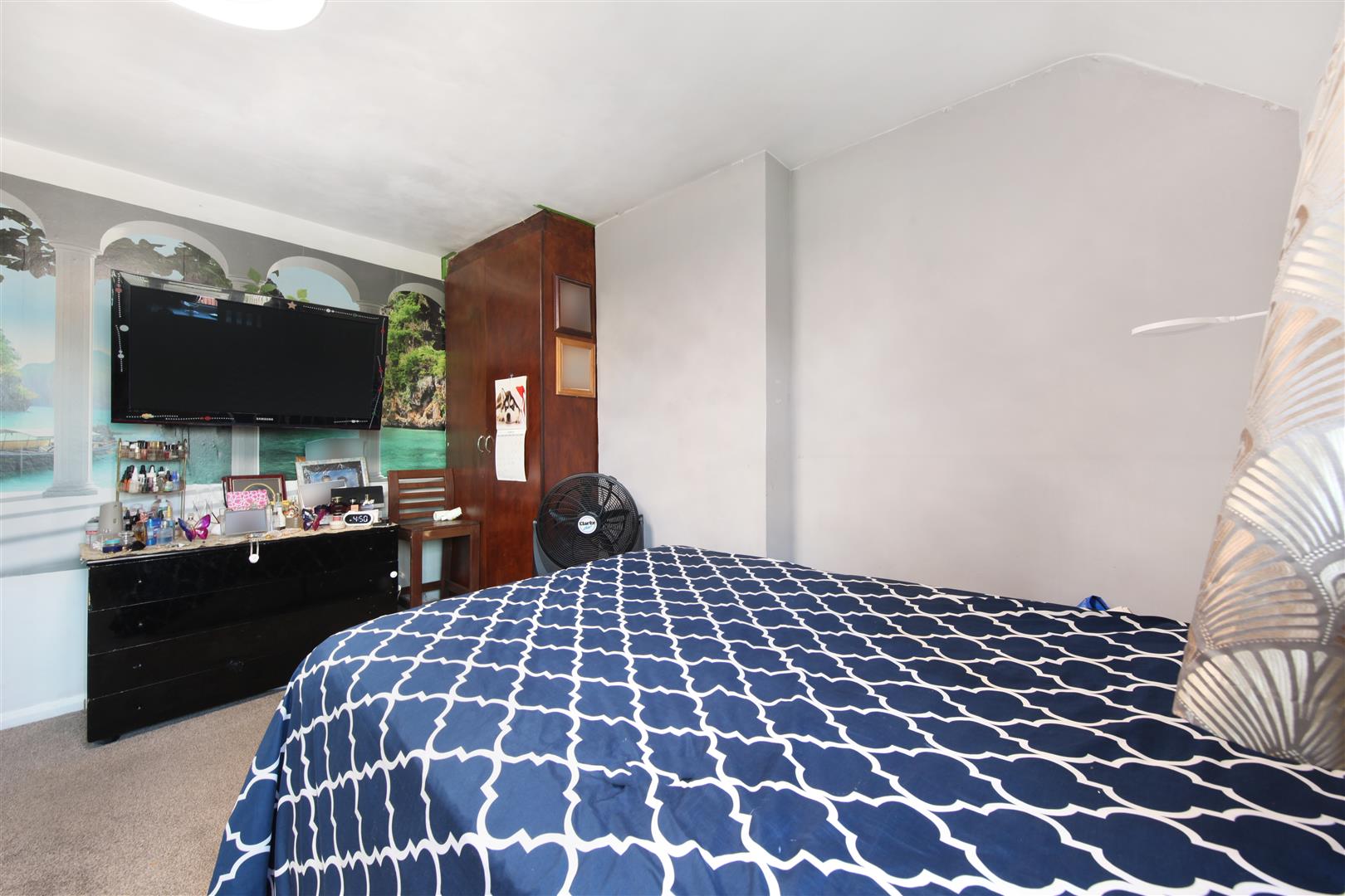 3 bed end of terrace house for sale in King Alfred Avenue, London  - Property Image 11