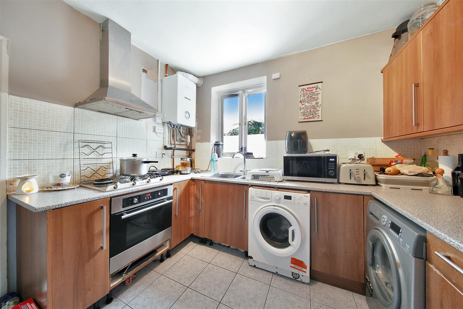 3 bed end of terrace house for sale in King Alfred Avenue, London  - Property Image 2