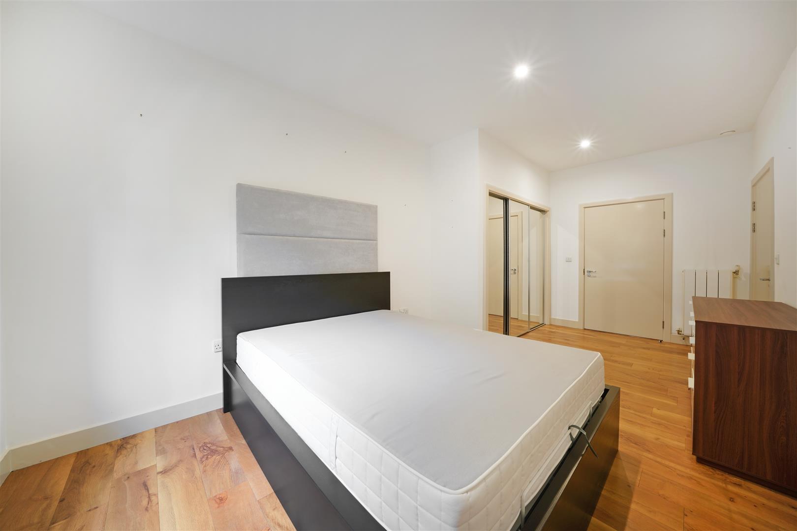 3 bed house for sale in Dowding Drive, London  - Property Image 6