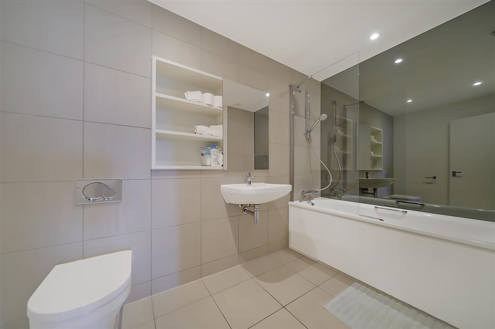 2 bed apartment for sale in Meadowside, London  - Property Image 12