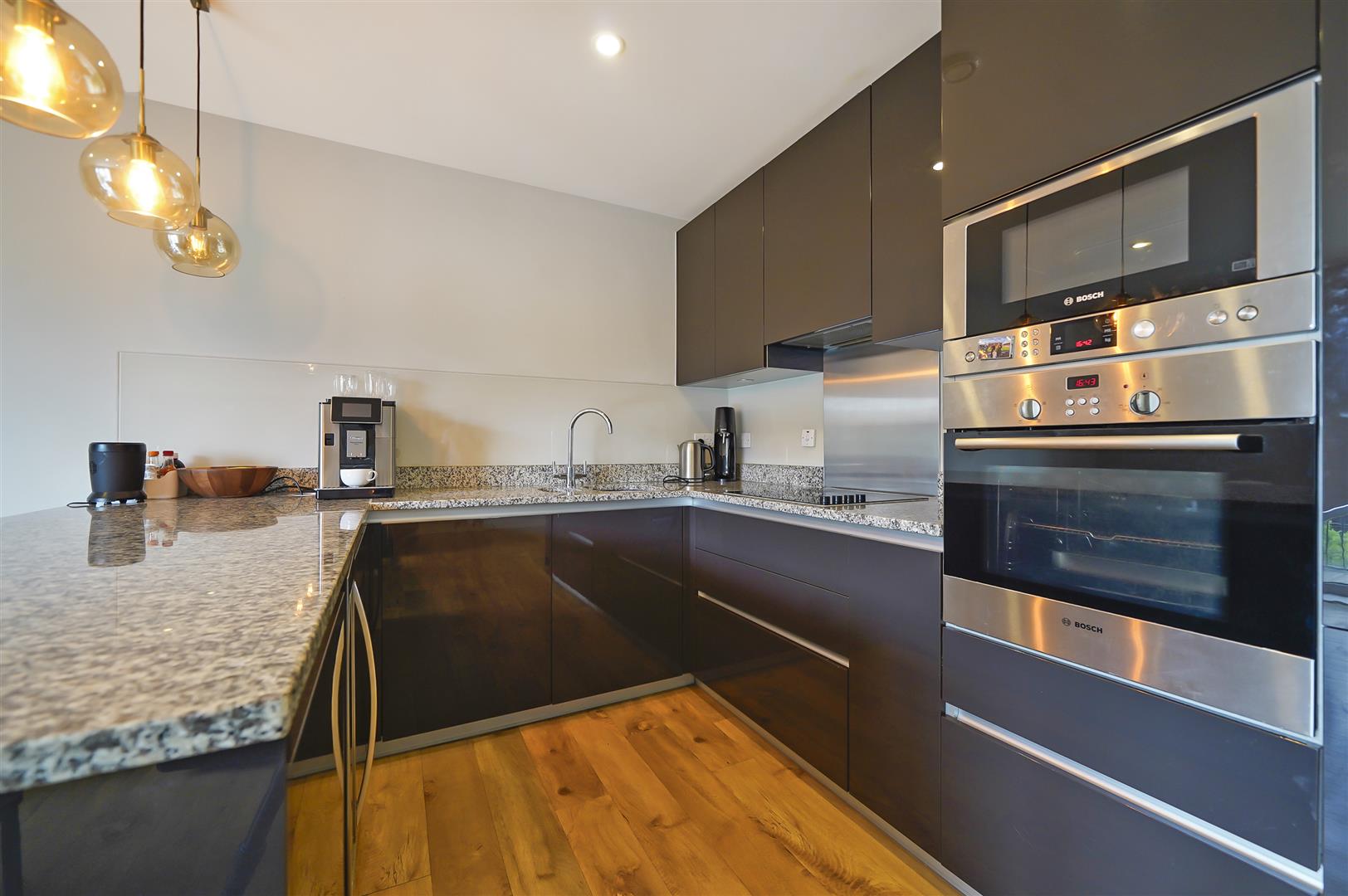 2 bed apartment for sale in Meadowside, London  - Property Image 2