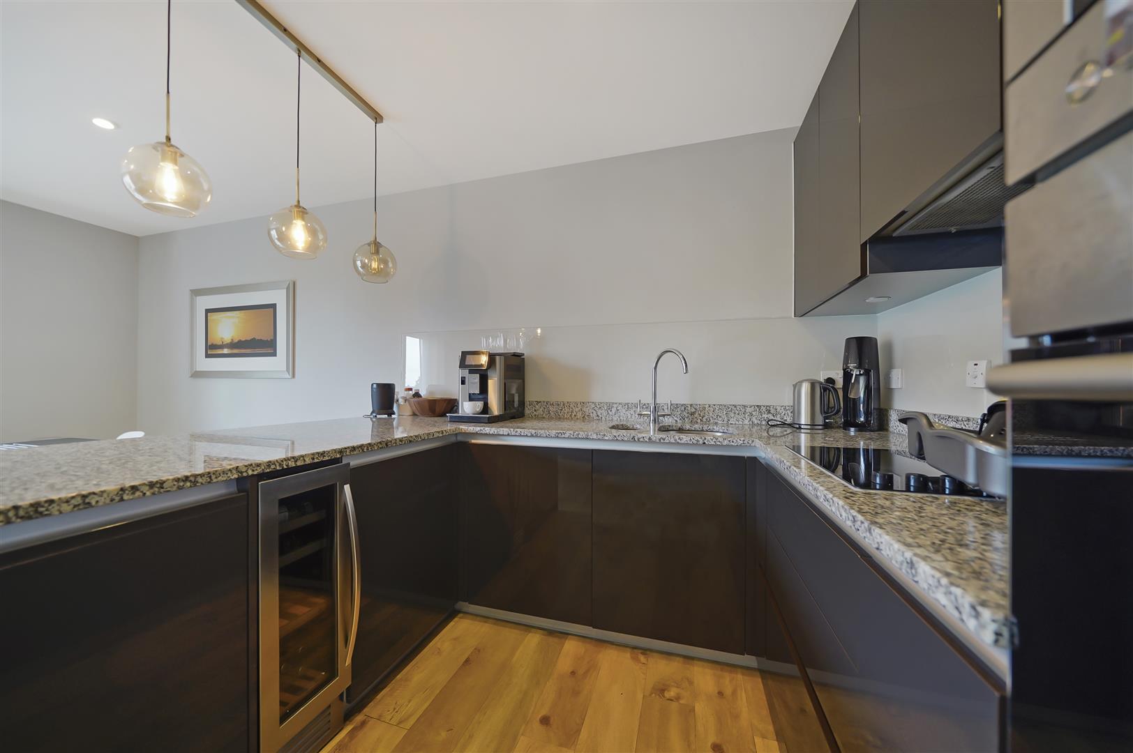 2 bed apartment for sale in Meadowside, London  - Property Image 3