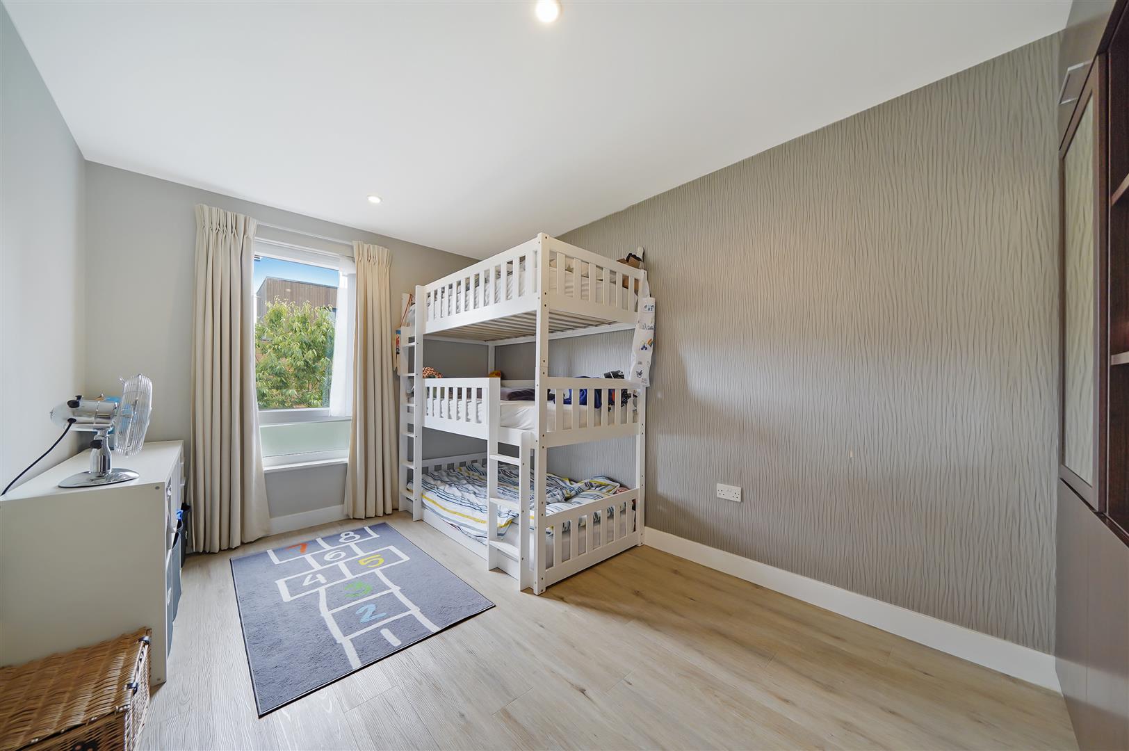 2 bed apartment for sale in Meadowside, London  - Property Image 10