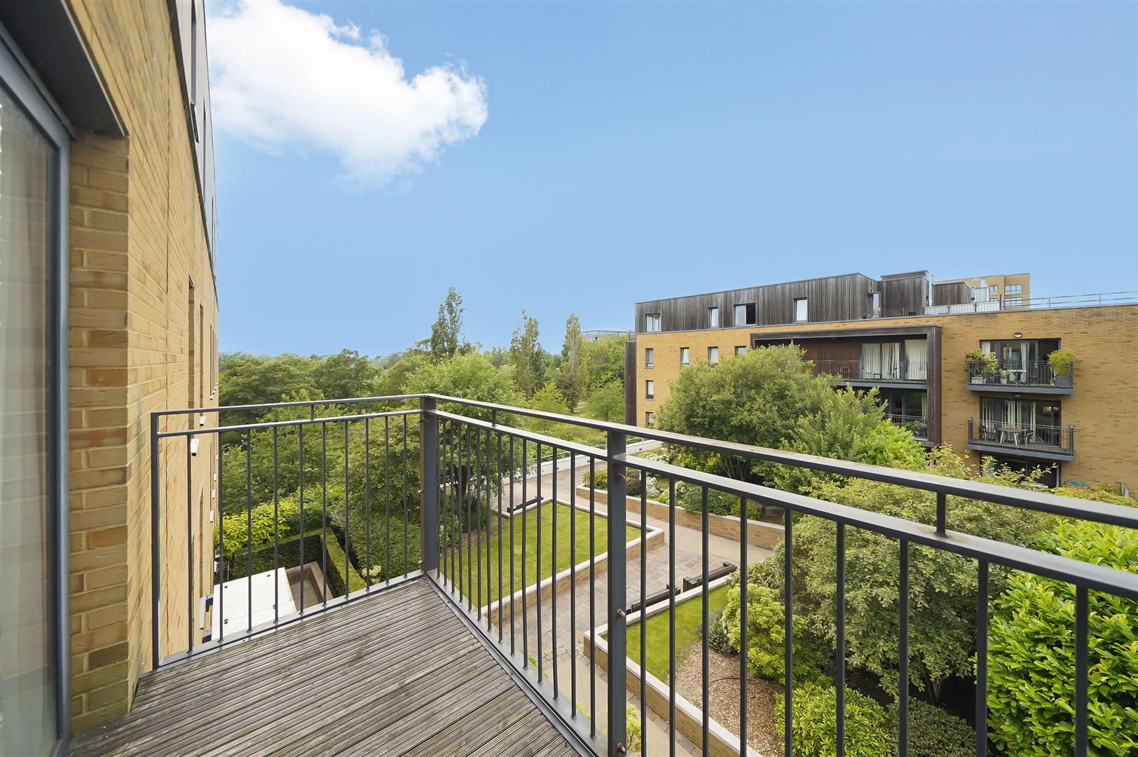 2 bed apartment for sale in Meadowside, London  - Property Image 14