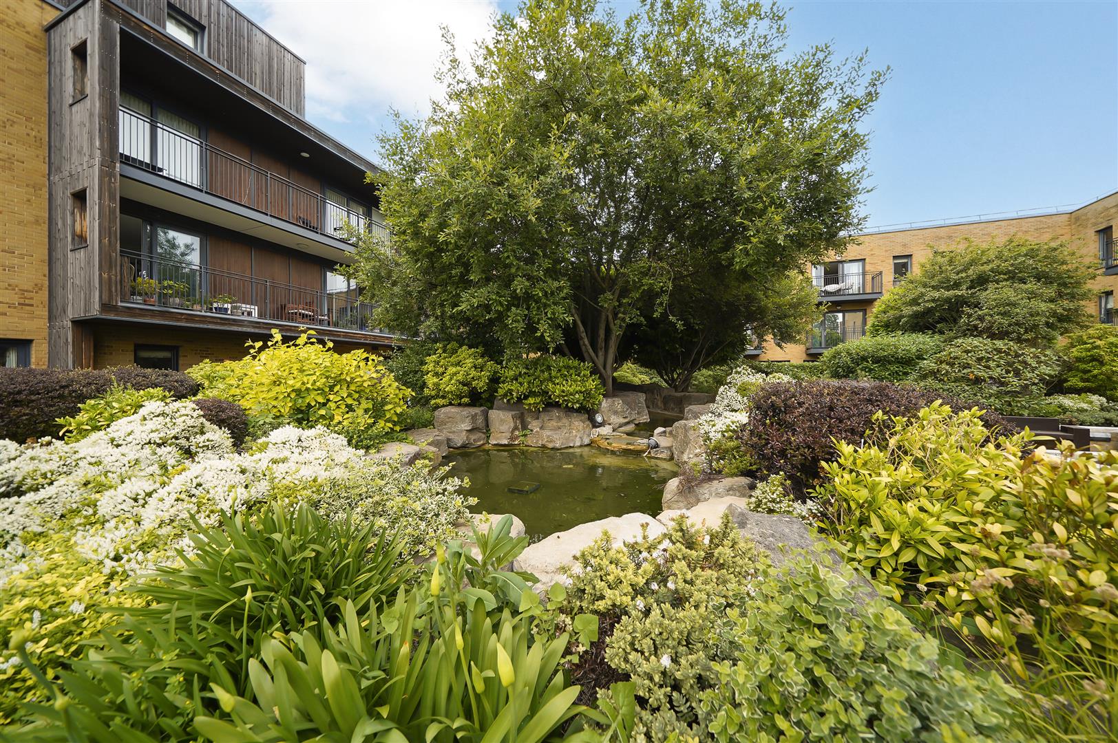 2 bed apartment for sale in Meadowside, London  - Property Image 16