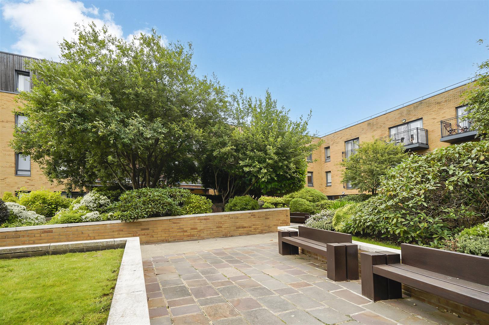 2 bed apartment for sale in Meadowside, London  - Property Image 21