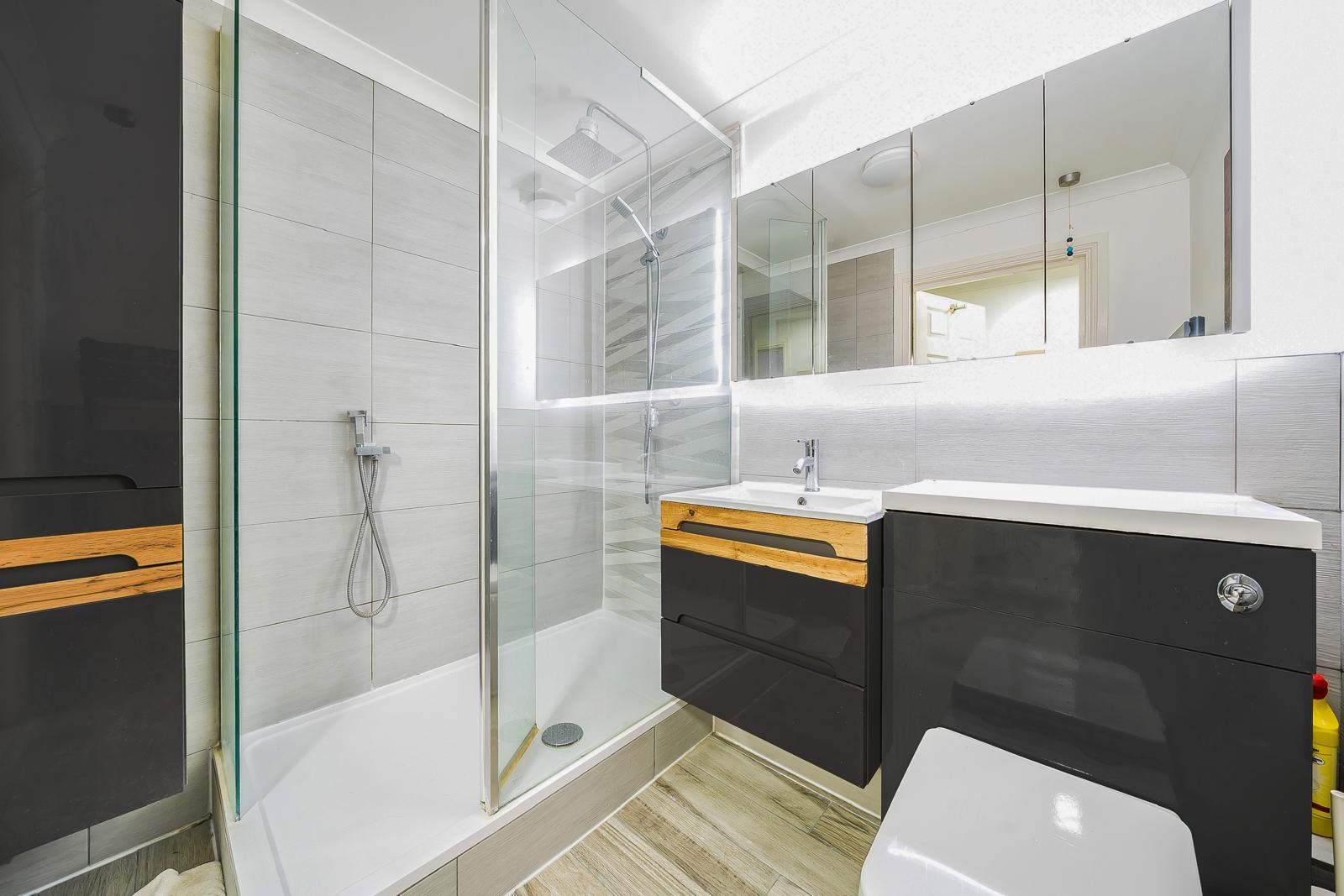 1 bed flat for sale in Chinbrook Road, London  - Property Image 9