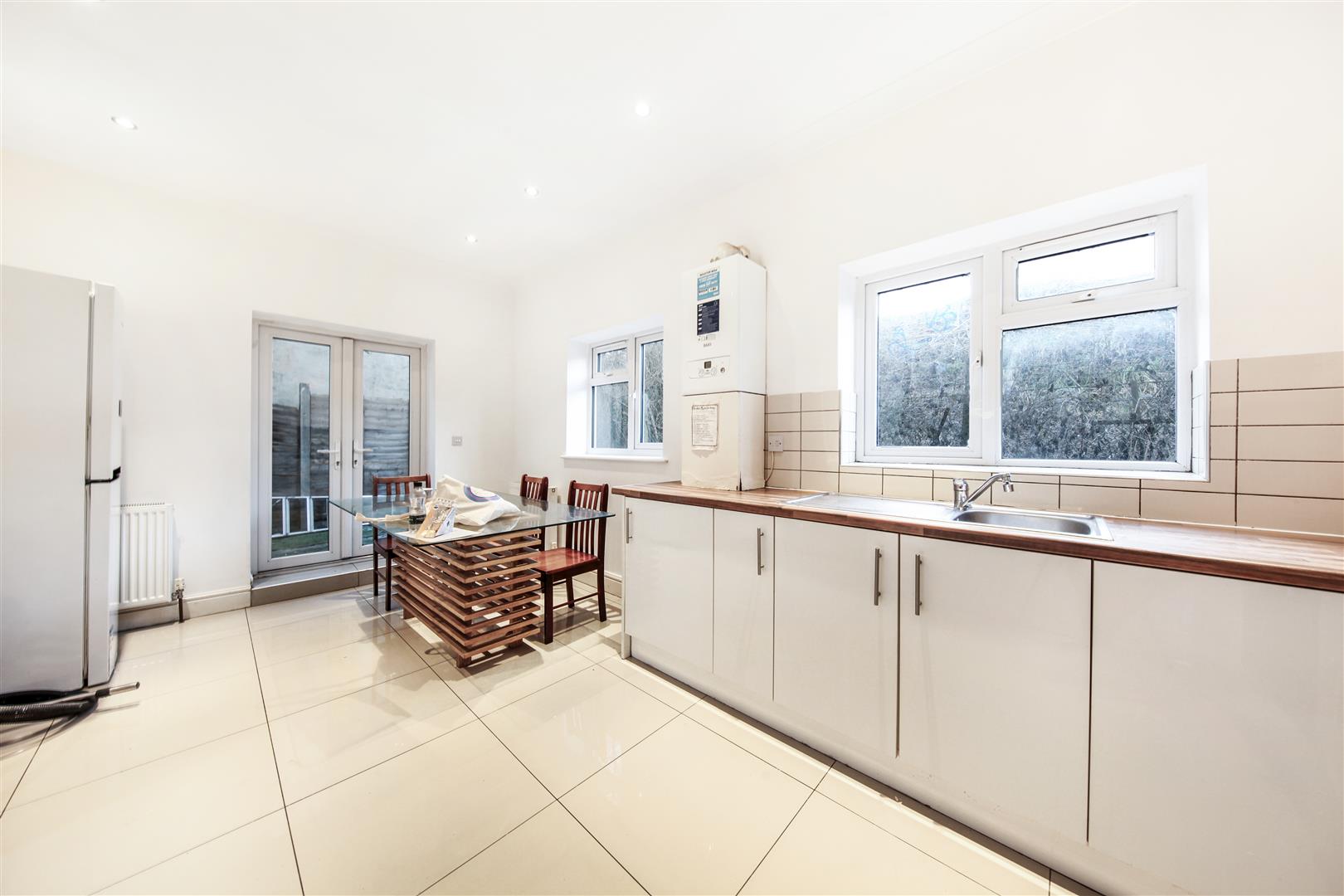 6 bed house to rent in Courthill Road, London  - Property Image 2