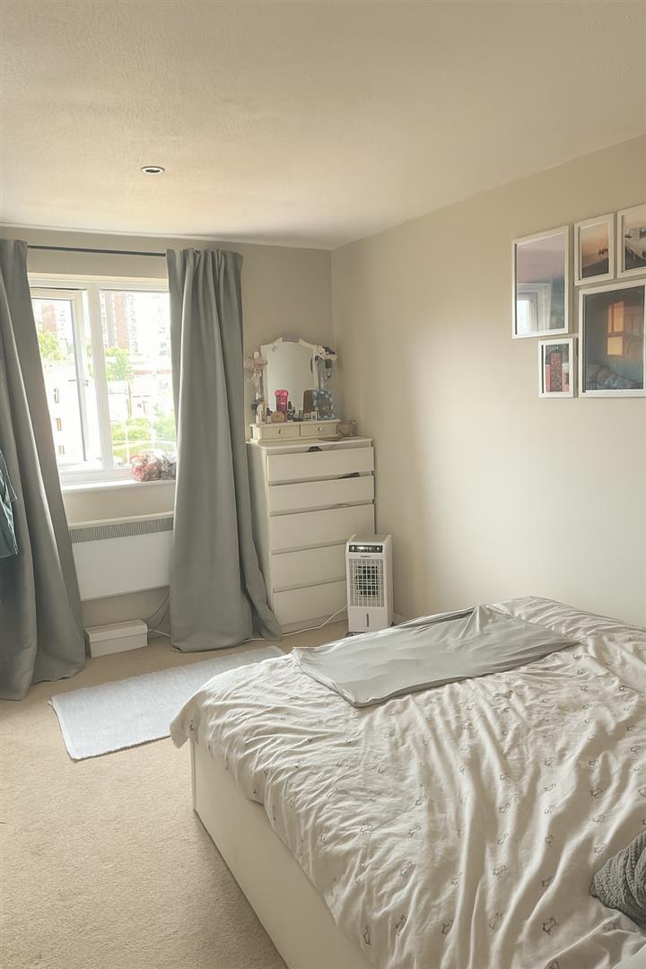 1 bed flat to rent in Armoury Road, London  - Property Image 5