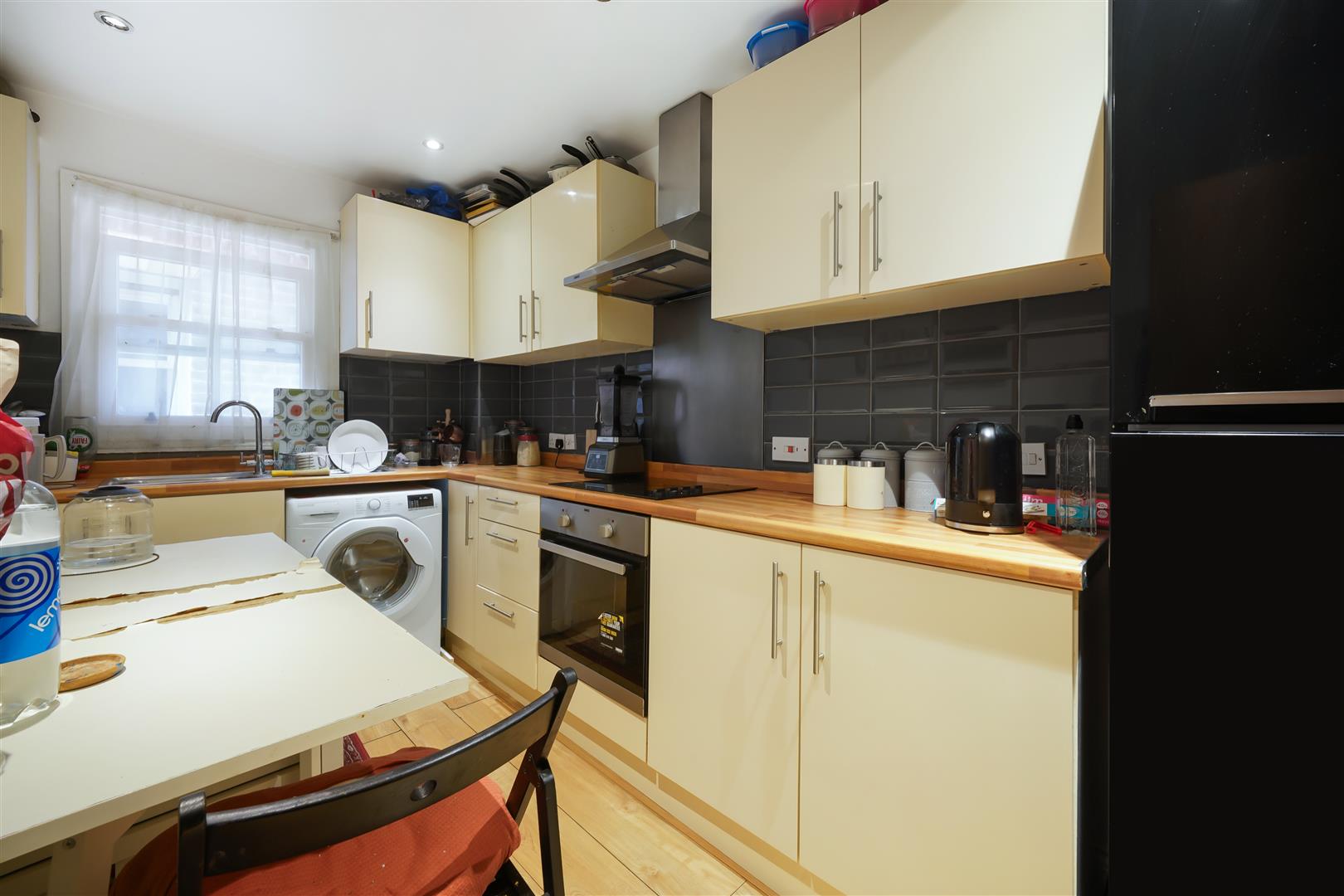 2 bed flat for sale in Bromley Road, London 4