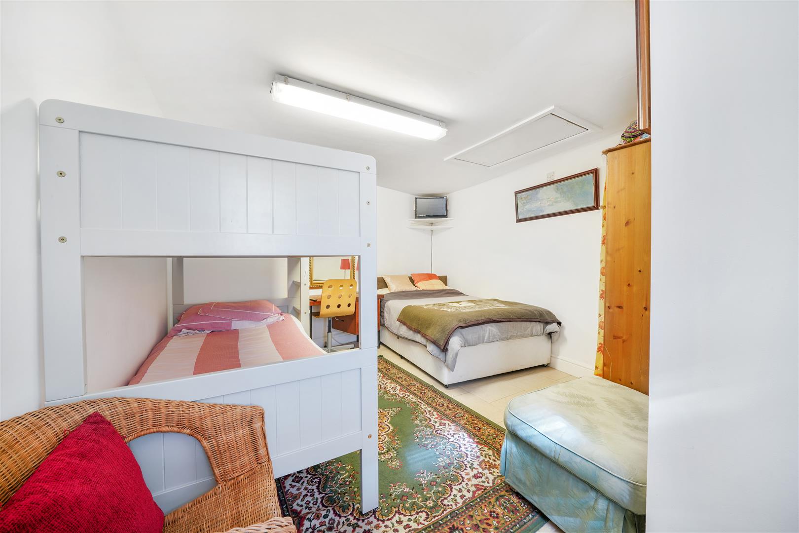 5 bed house for sale in Conisborough Crescent, London  - Property Image 11